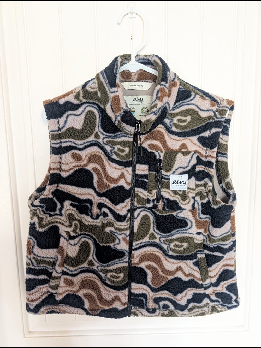 envy Multicolor Fleece Vest in Black, Brown, Olive